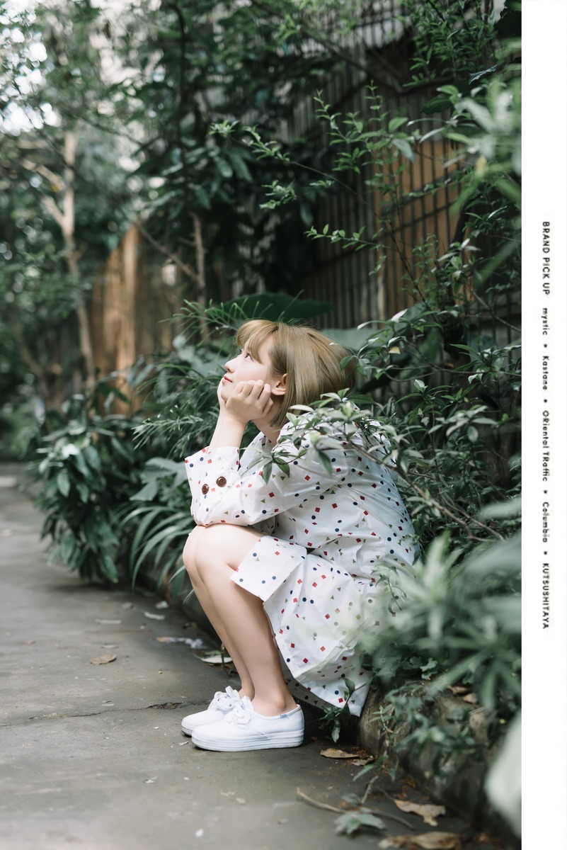 金黄短发日本女孩