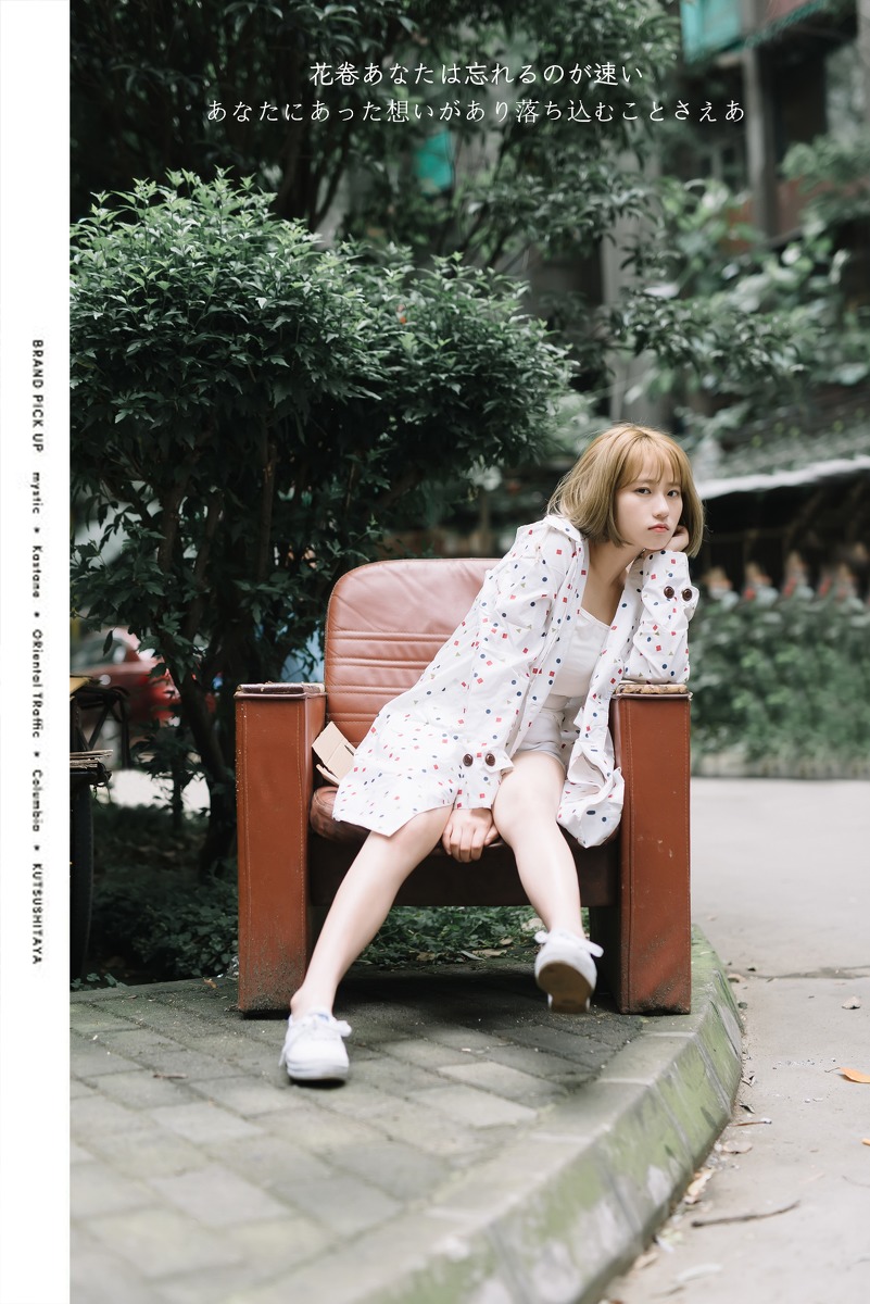 金黄短发日本女孩