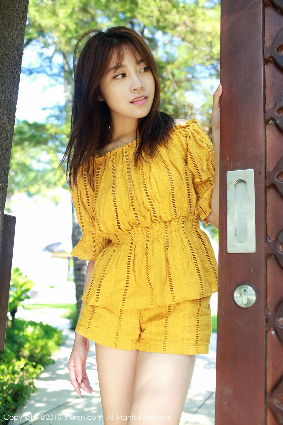 邻家美腿美女少妇