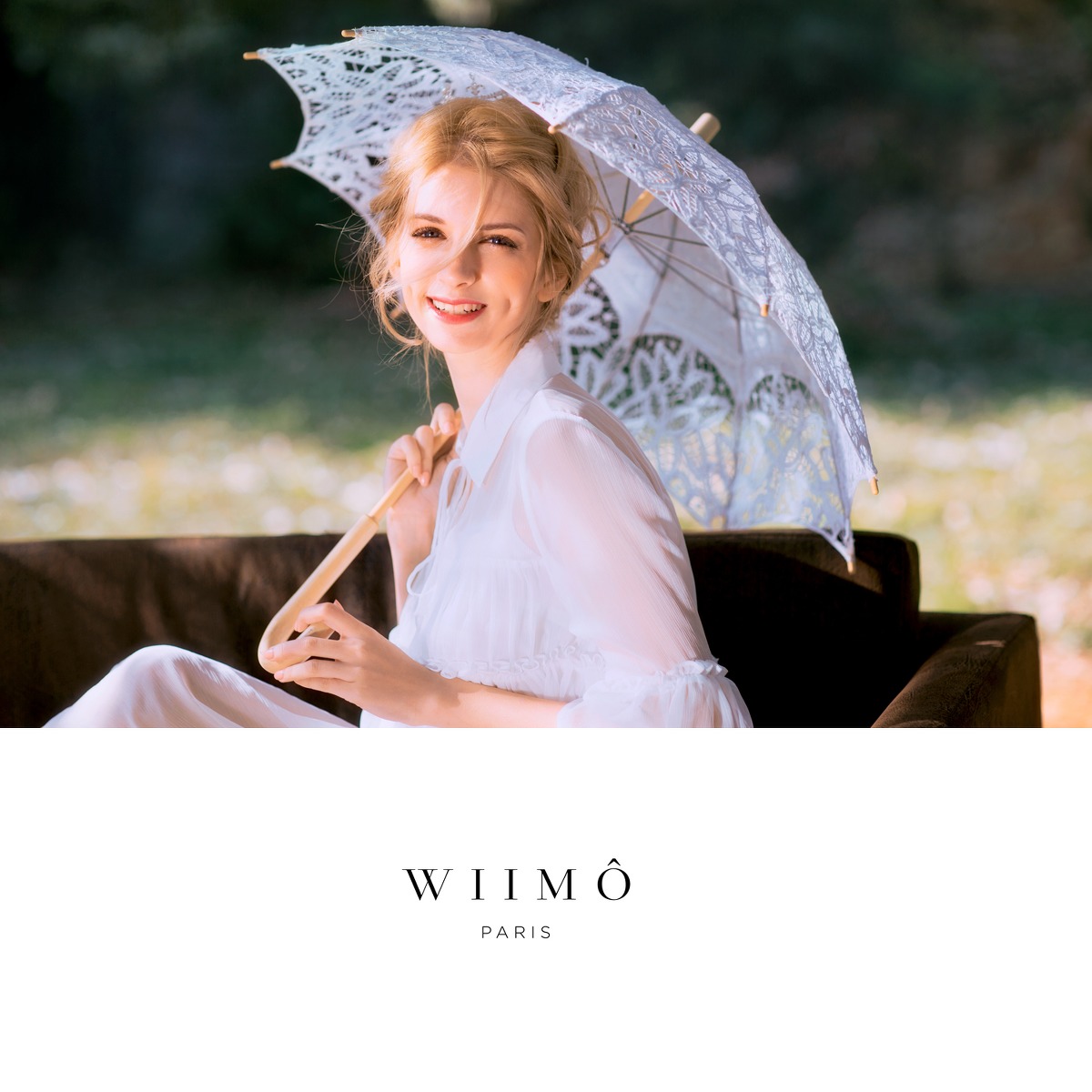 俄罗斯金发红唇美女