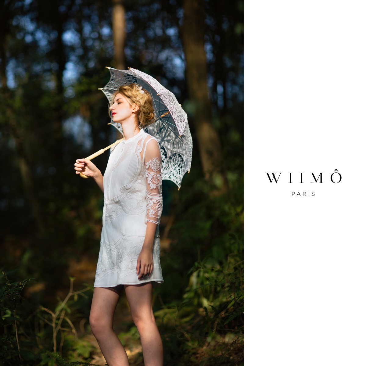 俄罗斯金发红唇美女