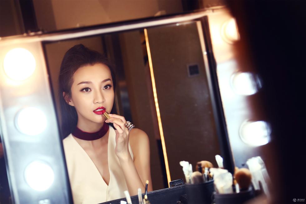 郑雅文御姐范儿十足的优雅图片