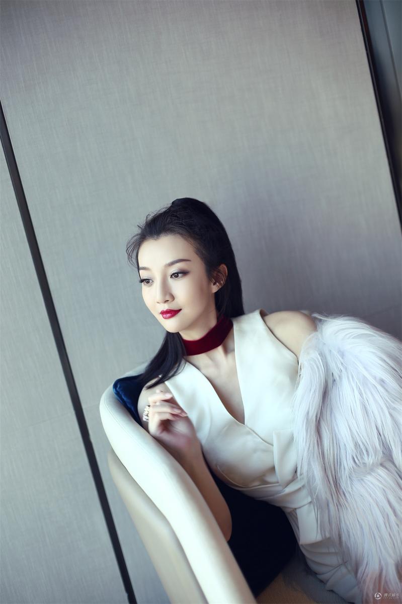 郑雅文御姐范儿十足的优雅图片