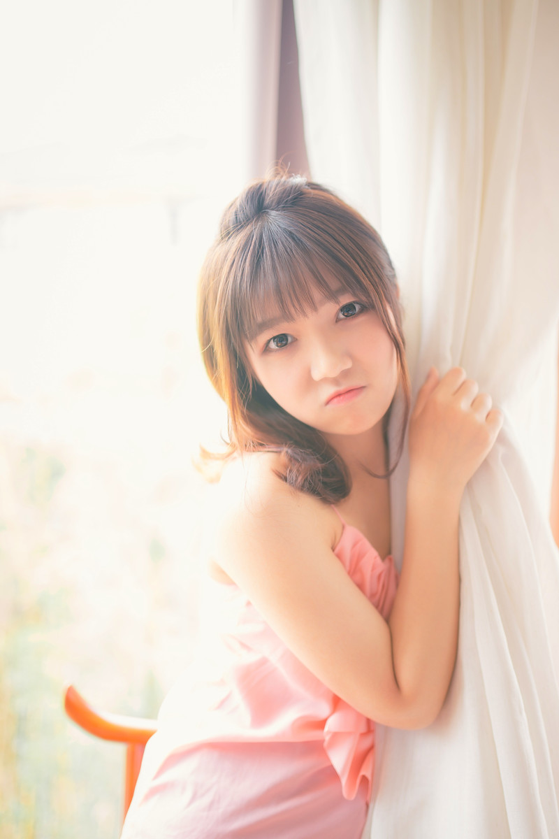 清纯美女萝莉吊带超短裤香肩美腿诱惑生活照写真