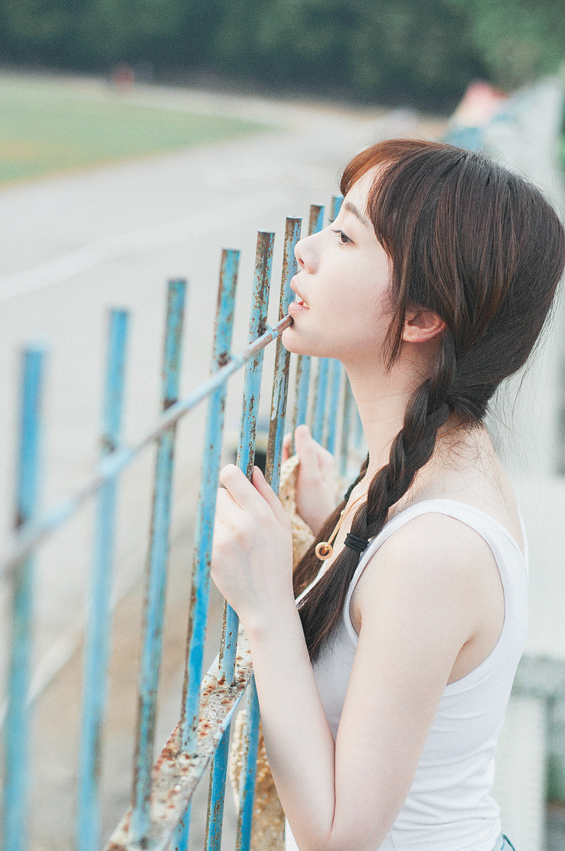 眼睛很漂亮的大眼卧蚕美女