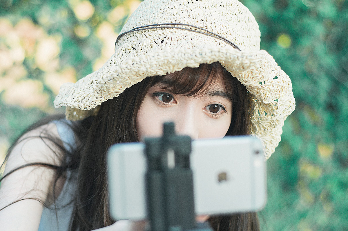 眼睛很漂亮的大眼卧蚕美女