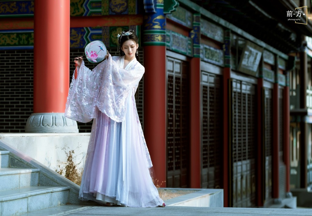 古代大家闺秀温柔娴淑容颜倾城美丽大方汉服图片