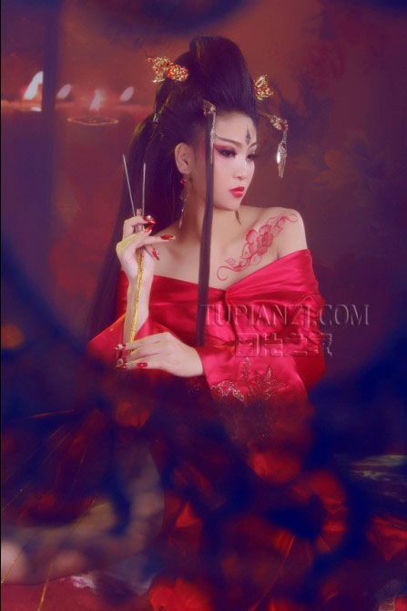 特别妖艳动人的古装美女写真图片