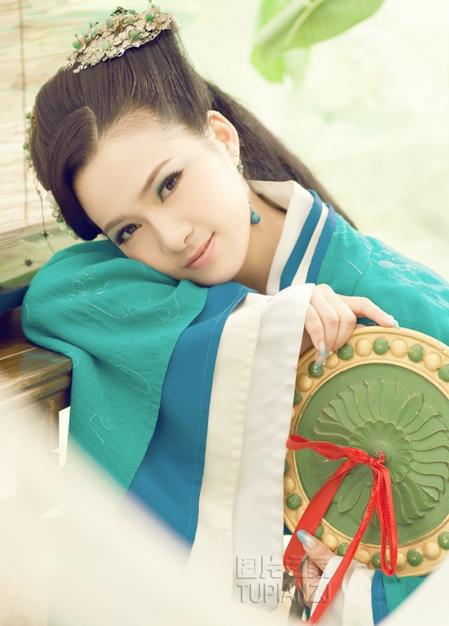 扶琴古典少女 唯美秀丽