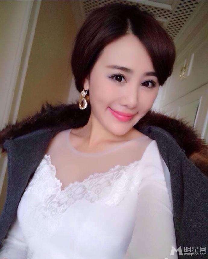 王思聪女友陈漾懿私照曝光 大胸锥子脸