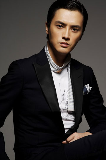 刘晓虎复古写真 尽情释放男性魅力