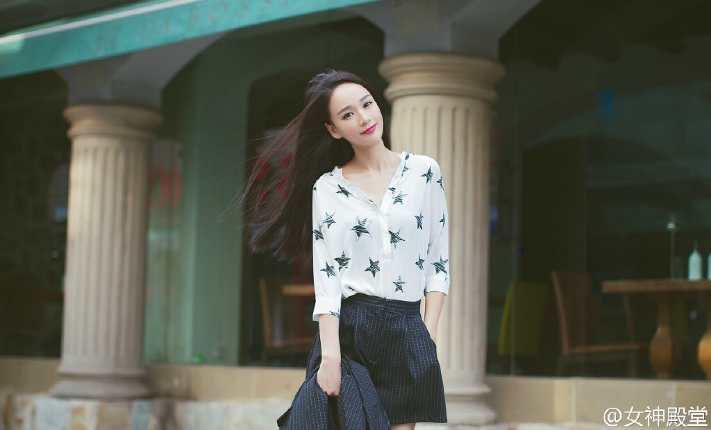 杨幂替身卓亨瑜生活照 颜值不输杨幂