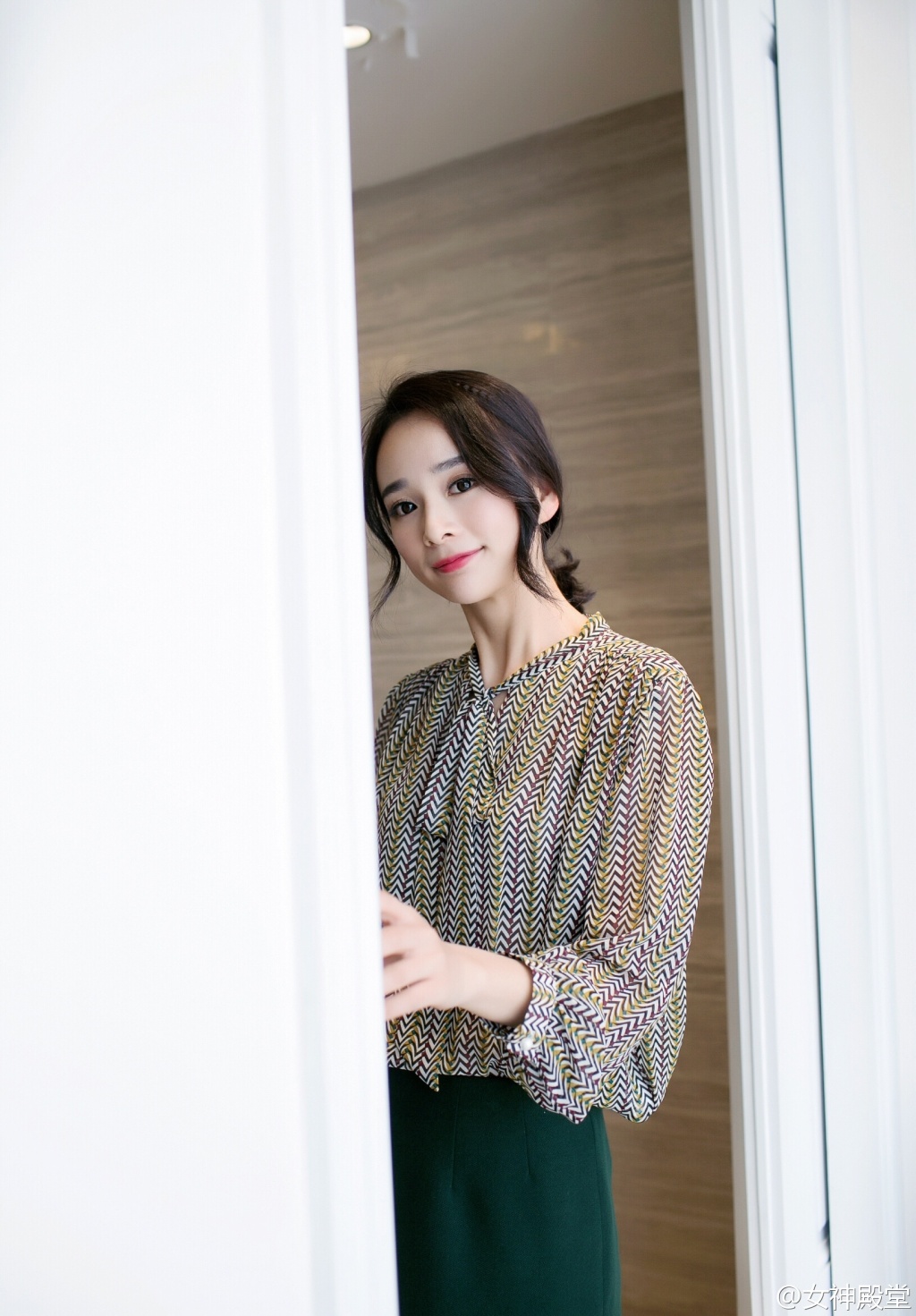 杨幂替身卓亨瑜生活照 颜值不输杨幂