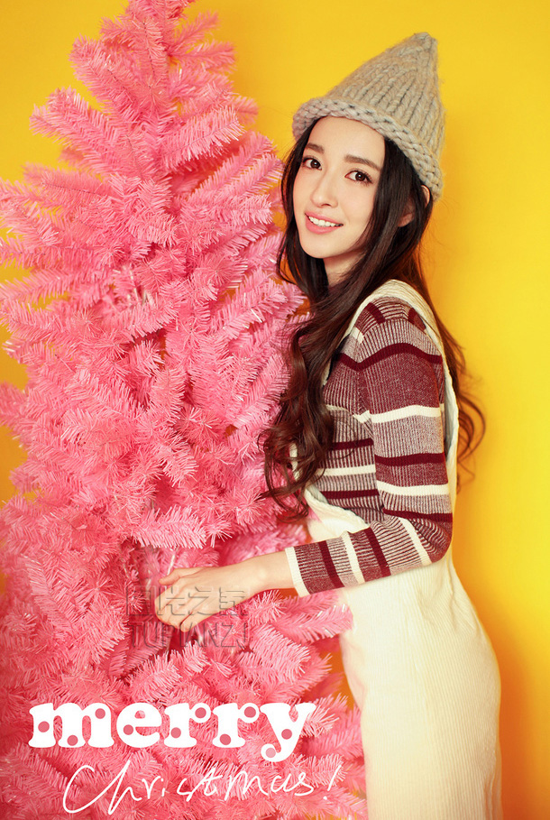 圣诞女孩清纯照 展甜美笑容