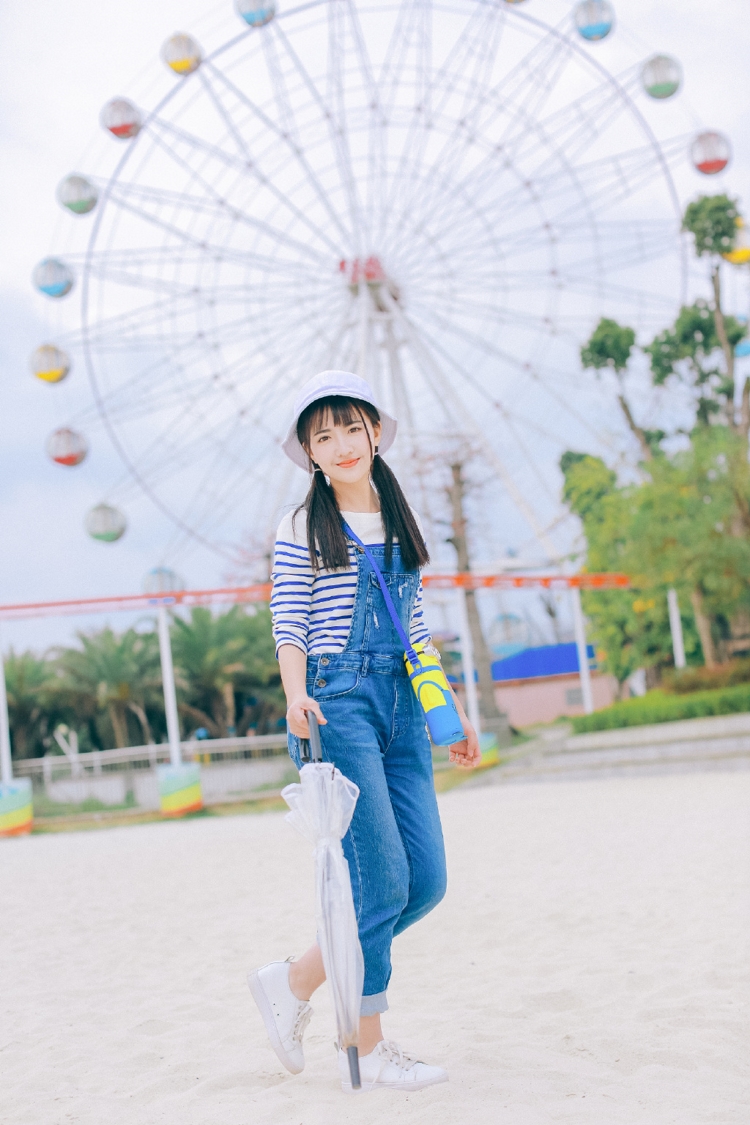 00后游乐园萝莉少女青涩稚嫩清纯写真图片