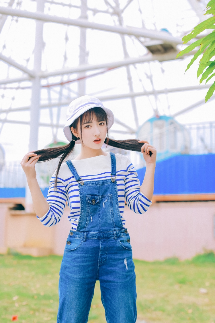 00后游乐园萝莉少女青涩稚嫩清纯写真图片