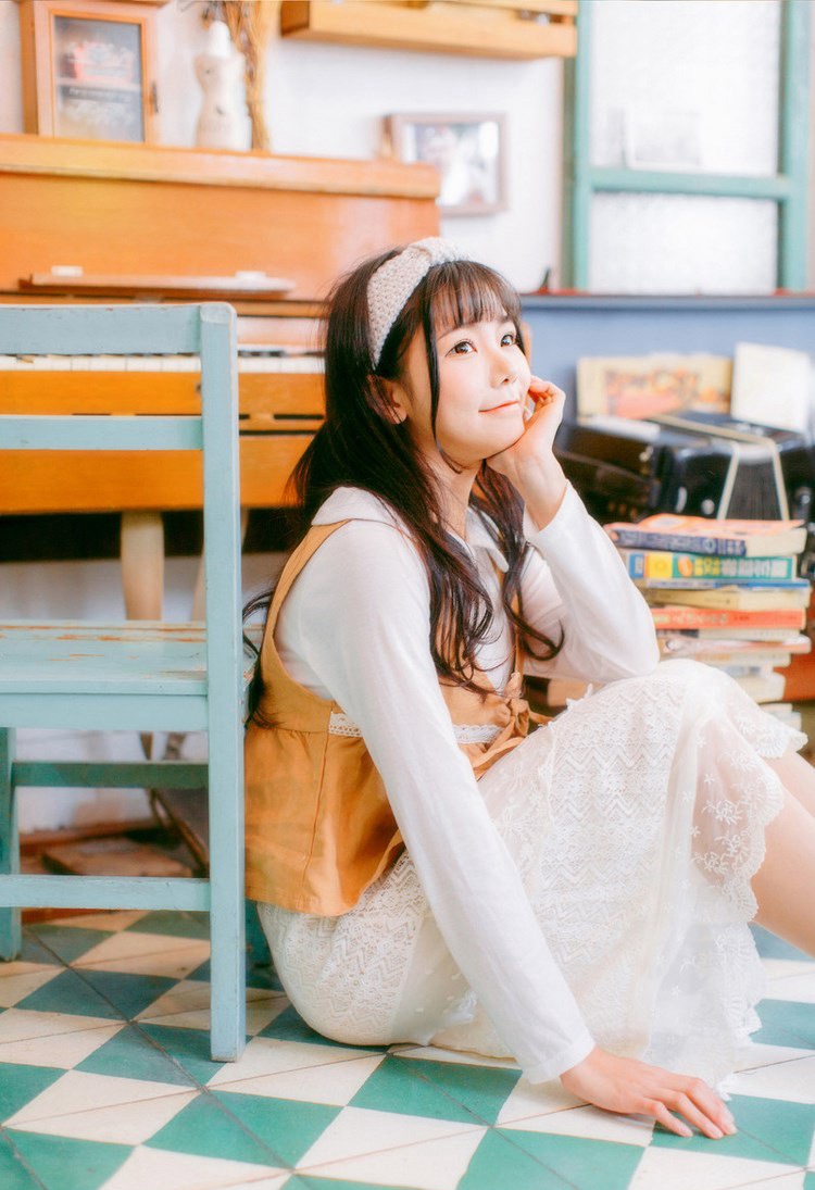 日本熟女36d奶细腰盈盈一握美乳呼之欲出性感美人图