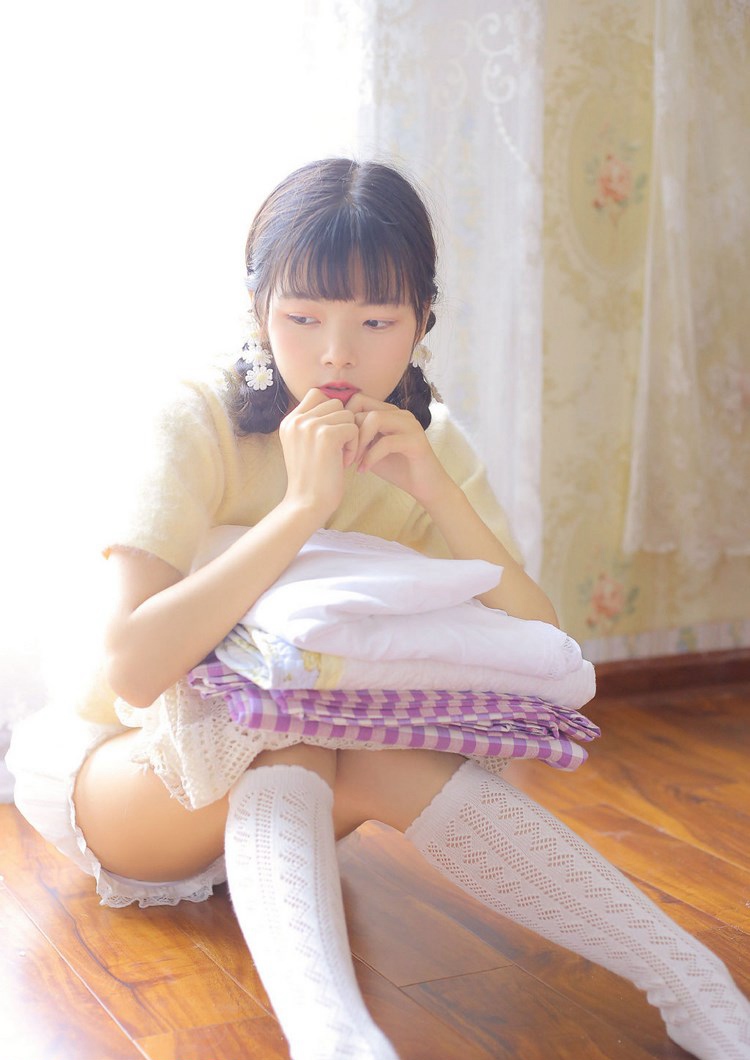 日本熟女36d奶细腰盈盈一握美乳呼之欲出性感美人图