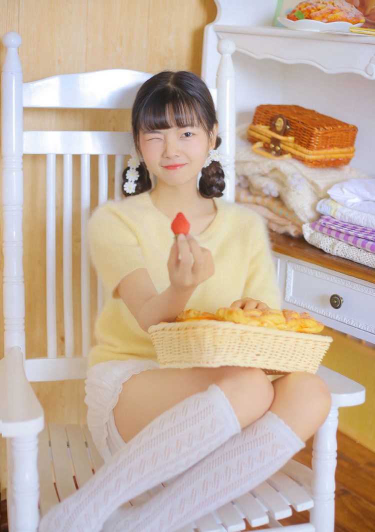 日本熟女36d奶细腰盈盈一握美乳呼之欲出性感美人图