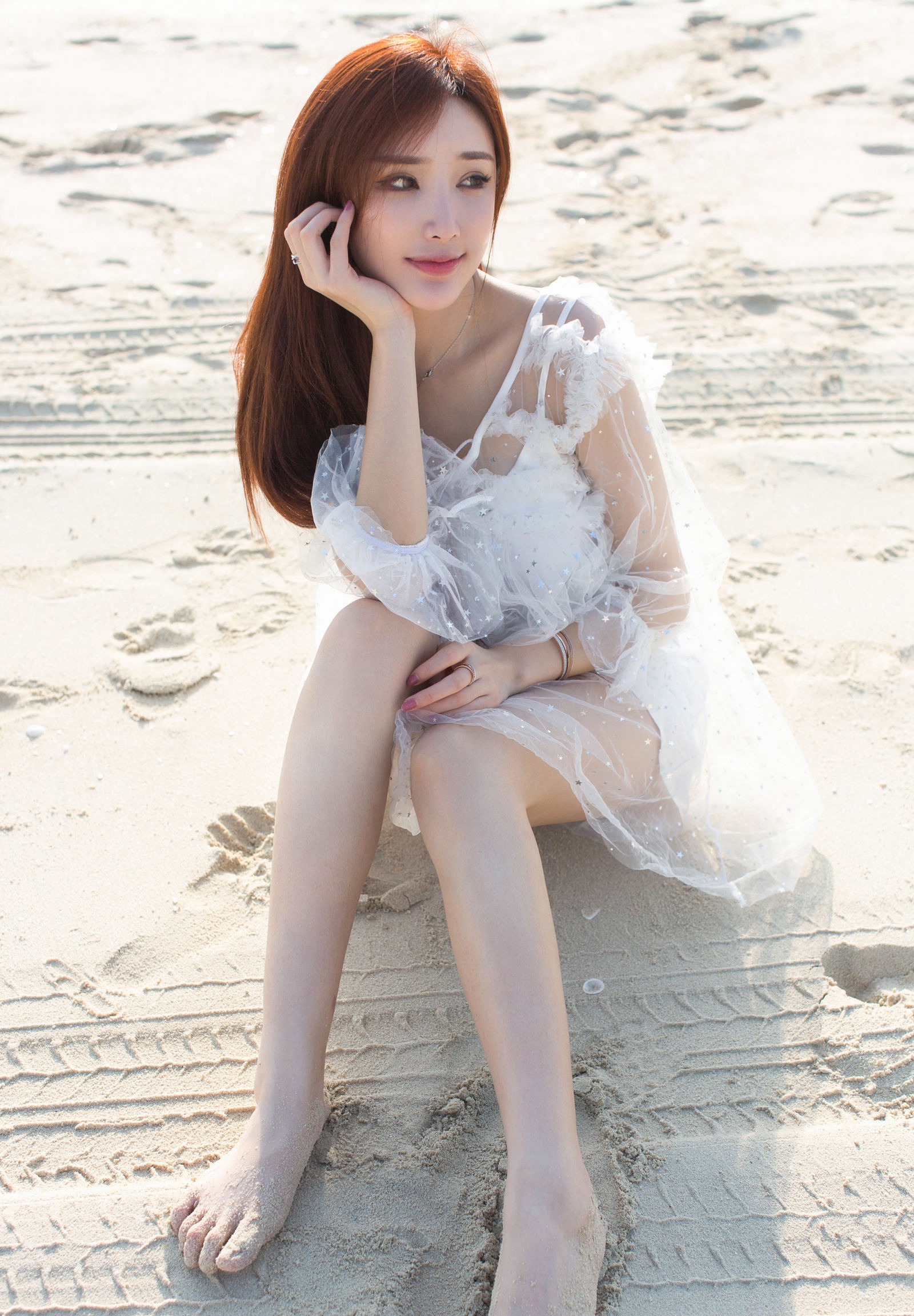 夜店辣妹连体皮衣风情姿势双乳翘挺性感诱惑写真