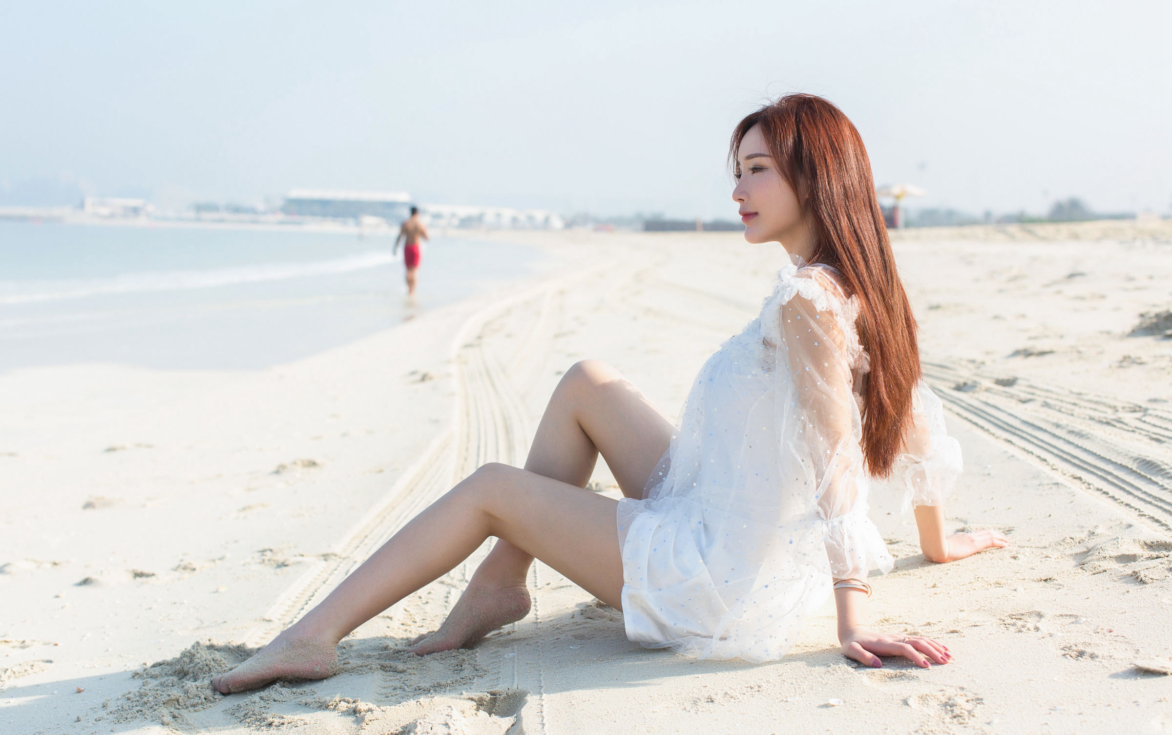 夜店辣妹连体皮衣风情姿势双乳翘挺性感诱惑写真