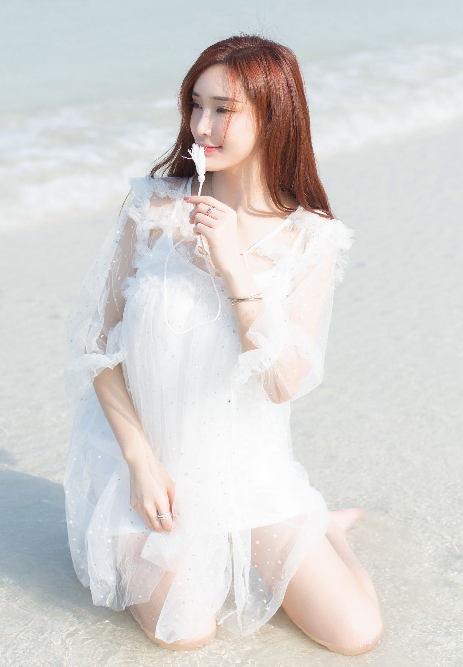 夜店辣妹连体皮衣风情姿势双乳翘挺性感诱惑写真