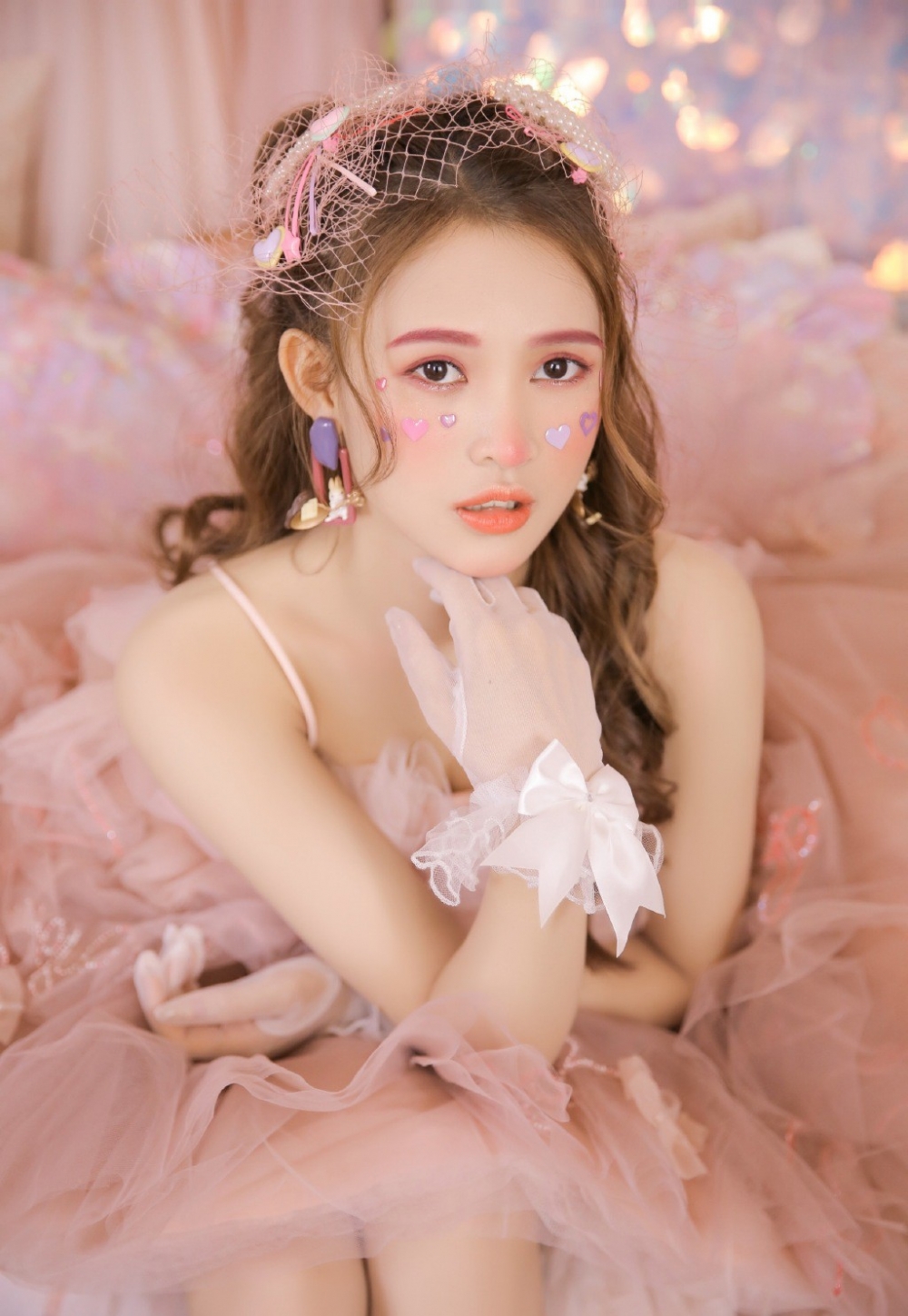 沟沟美女粉嫩娇躯慵懒姿势唯美写真