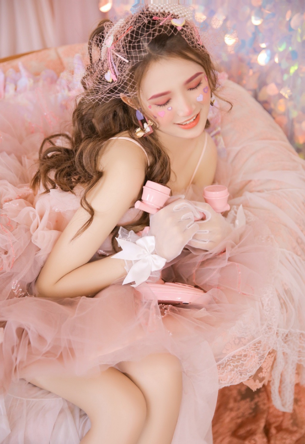 沟沟美女粉嫩娇躯慵懒姿势唯美写真