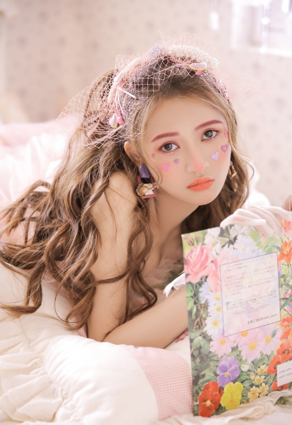 沟沟美女粉嫩娇躯慵懒姿势唯美写真