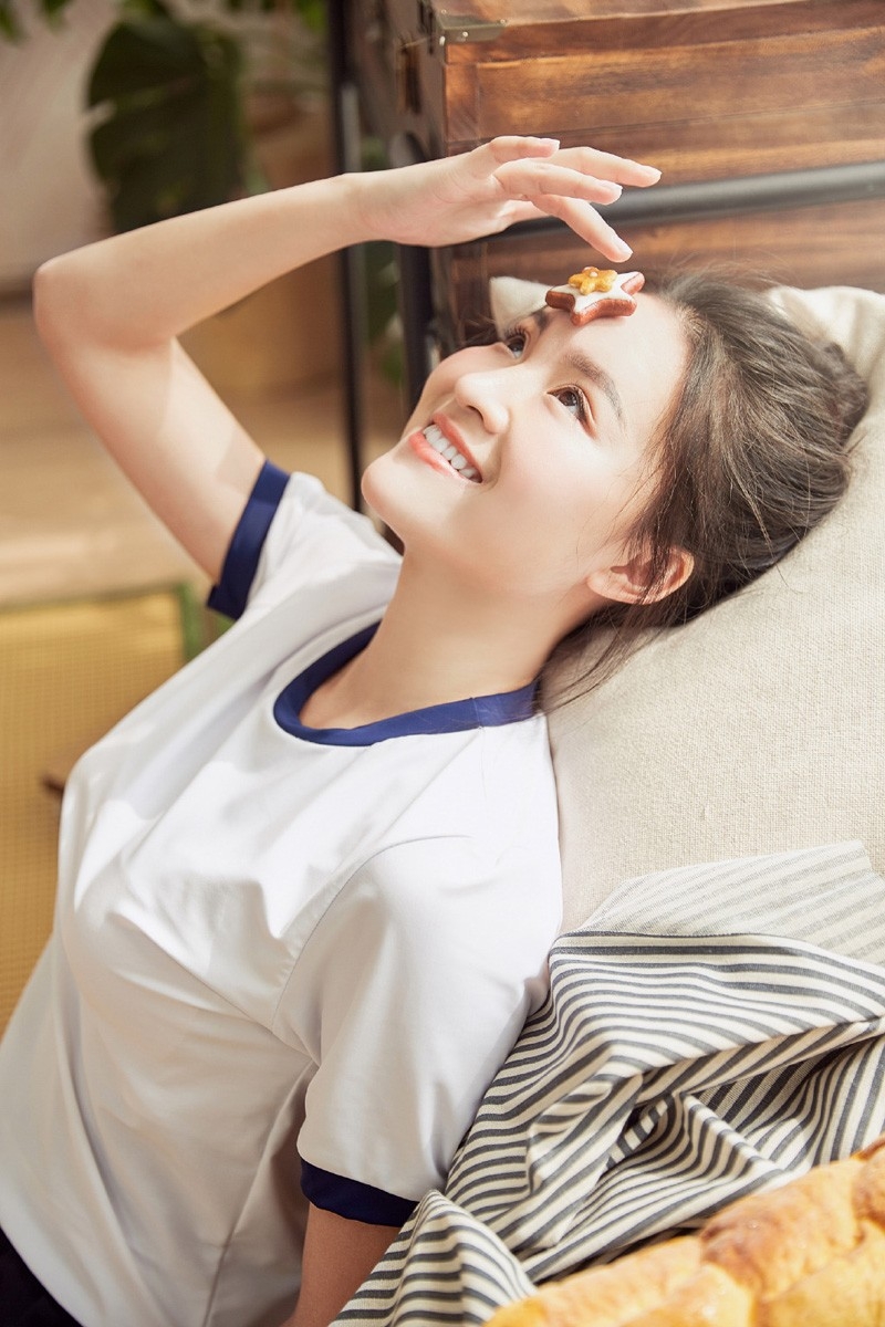 元气美少女体操服丸子头露齿甜笑虎白女粉嫩在线看