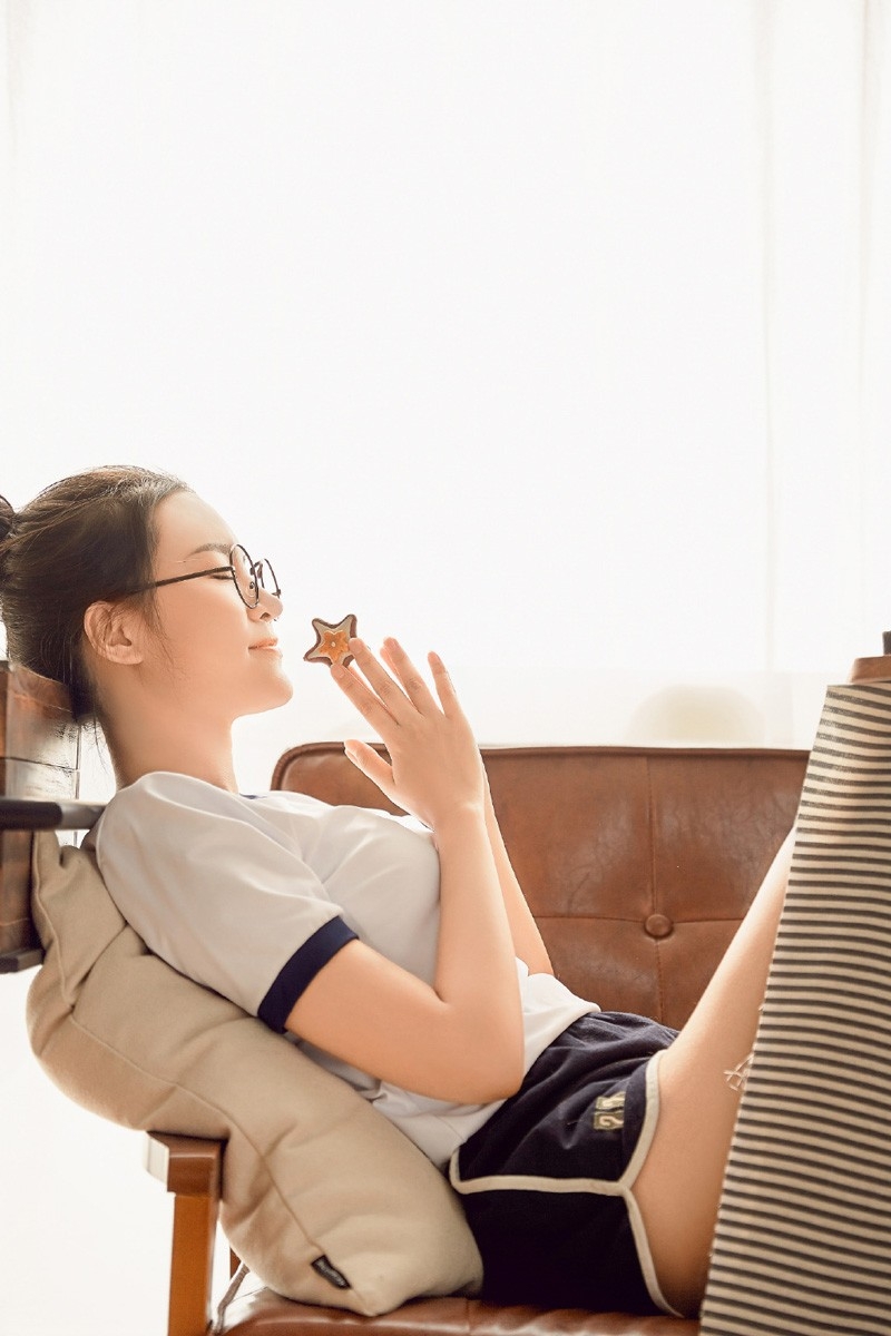 元气美少女体操服丸子头露齿甜笑虎白女粉嫩在线看