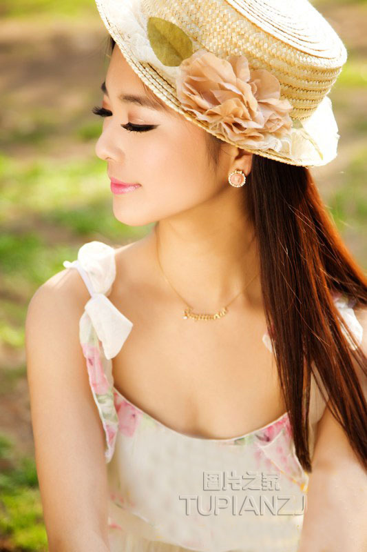 唯美清纯美女图片 媚眼迷人无比