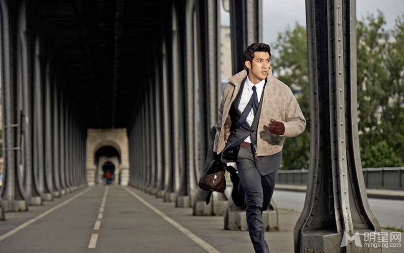 李治廷时尚写真 巴黎街头尽显魅力