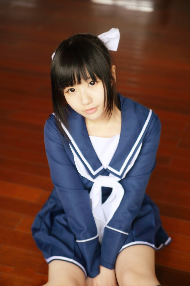 美女夏日清新写真 黑白对比色显青春活力